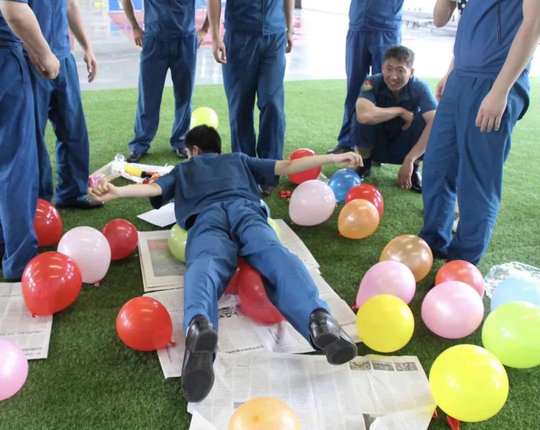 心理健康教育中心与压力和解和乐观牵手73602部队心理团体辅导活动