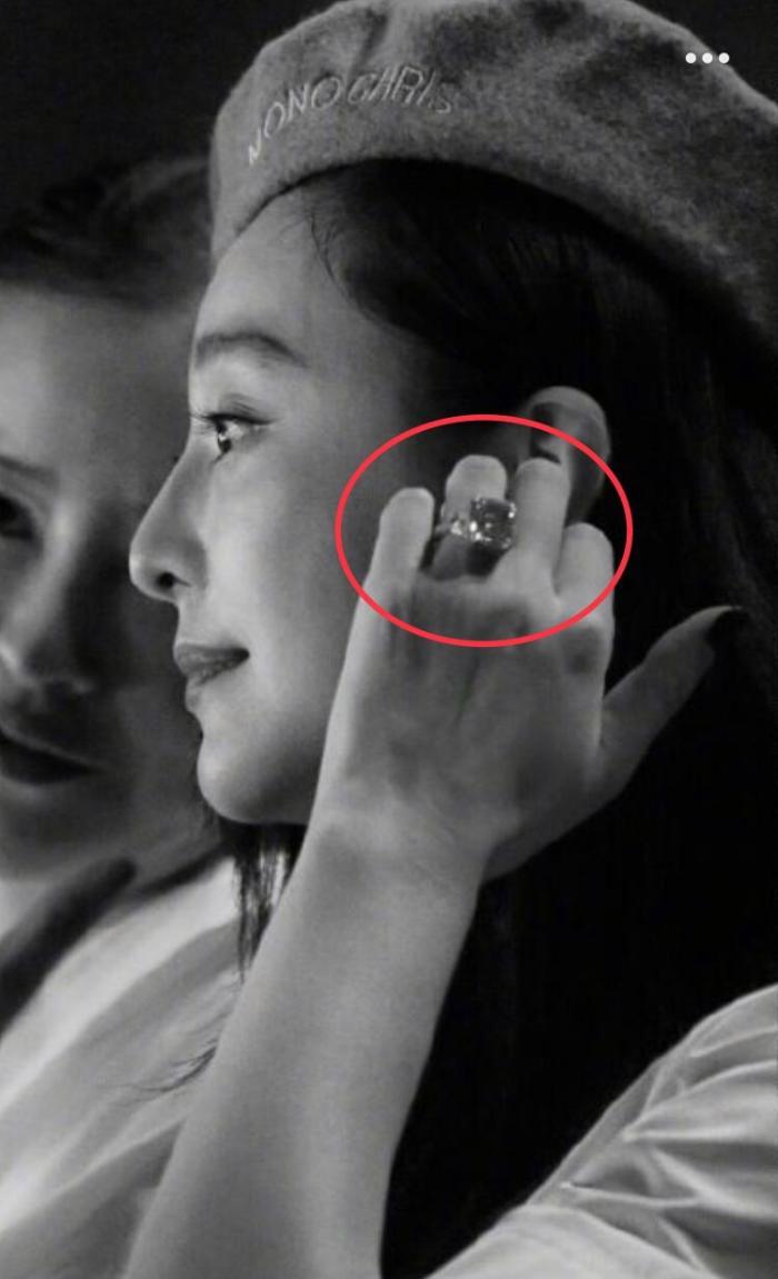 范冰冰李玉黑白读诗照曝光,范冰冰手上大钻戒抢眼