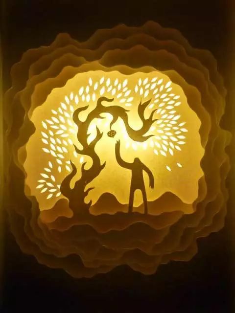 光影纸雕走进悠远神秘的童话森林