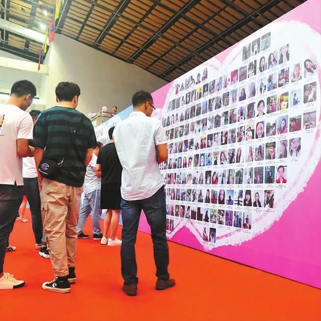 现场精彩无比南充首届单身职工联谊活动22对男女成功牵手