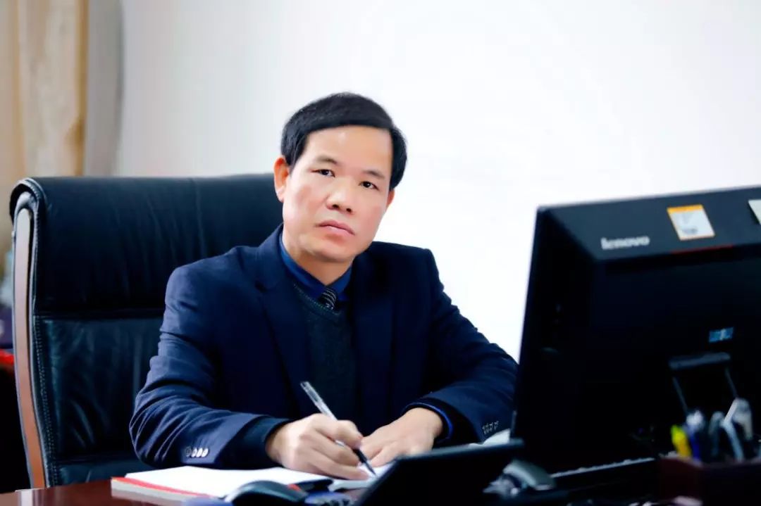 教育教学创佳绩立德树人书新篇