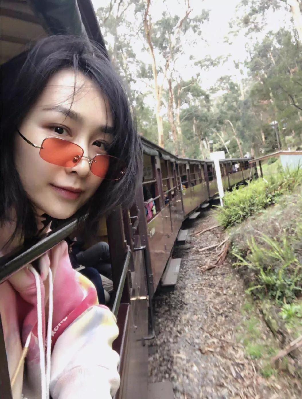 一开始大家都十分羡慕翟煦飞拥有雷佳音这样完美又体贴的老公,但是