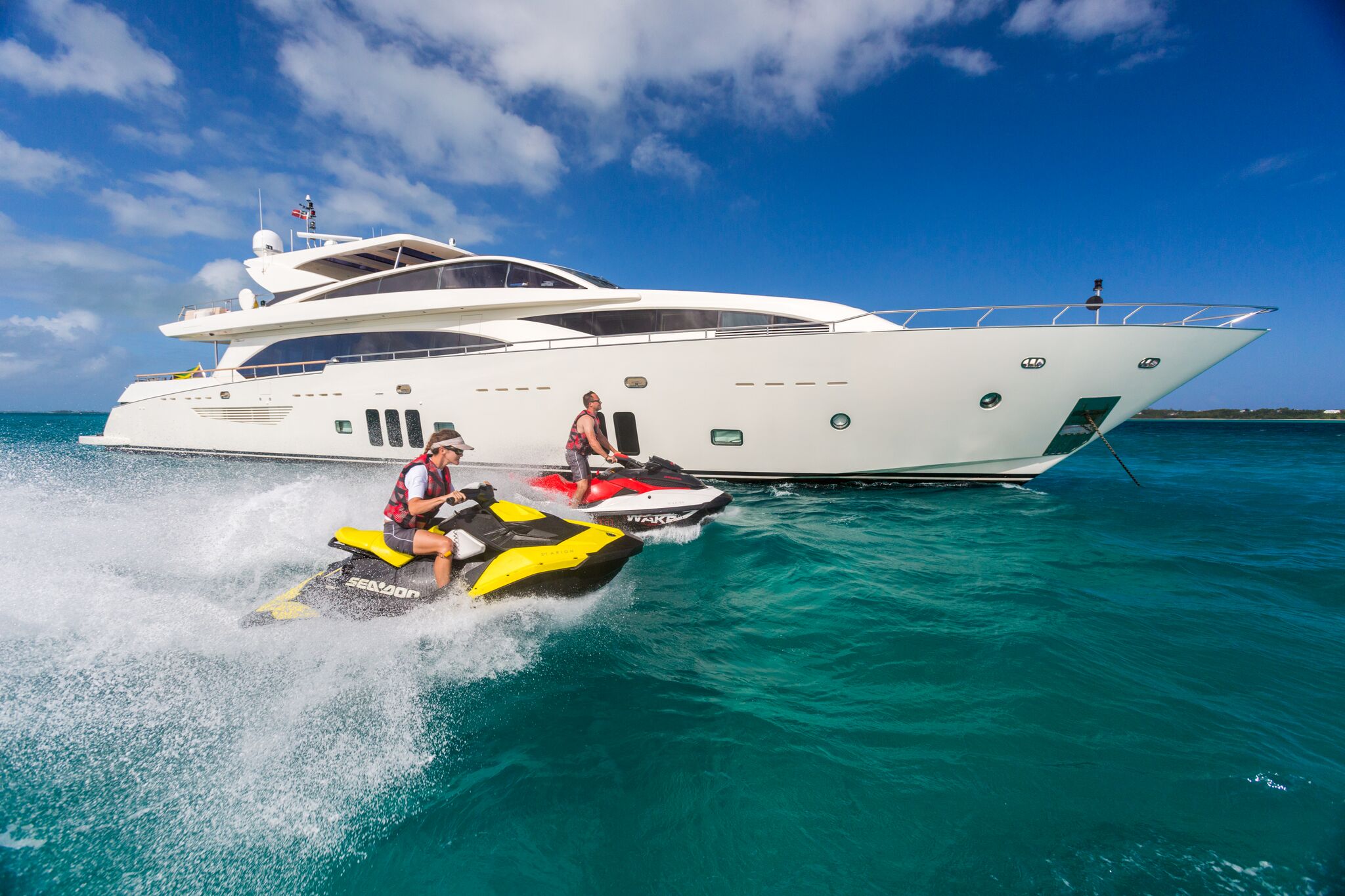 这辈子一定要坐的8艘游艇最完美的旅游体验