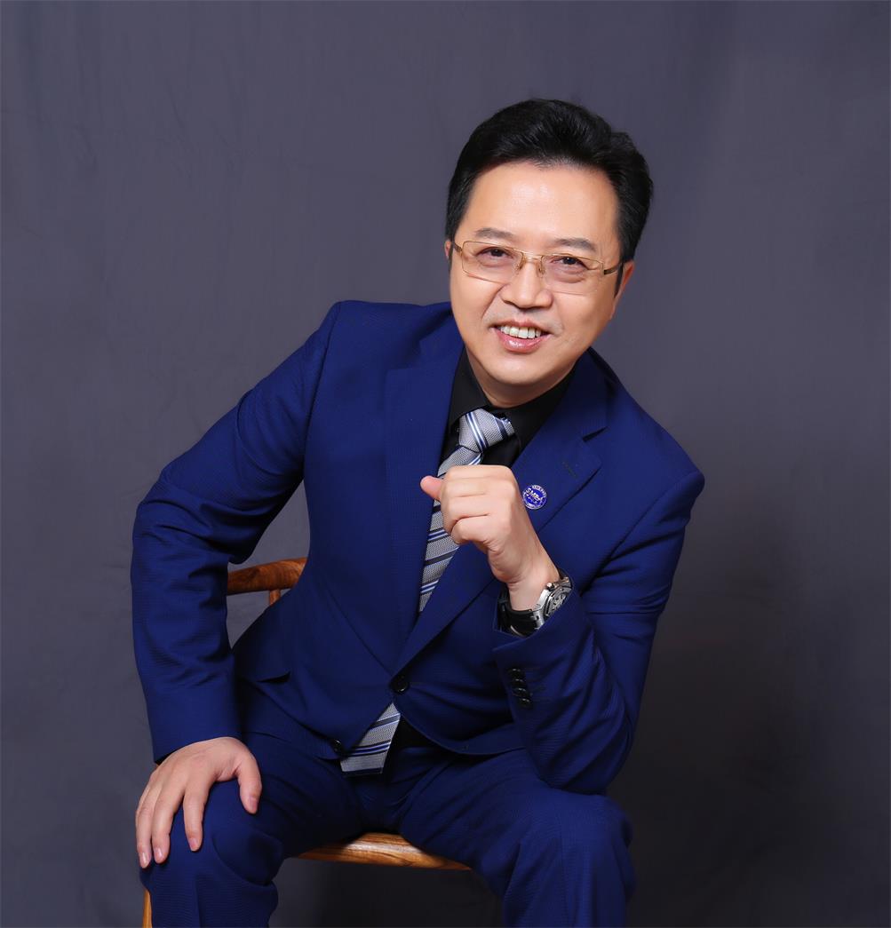 杜卫国逐梦鹏城一腔热血一眼万年易悦深企人物访谈