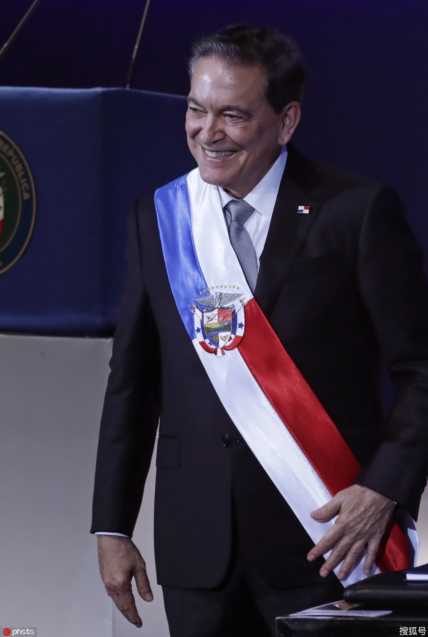 巴拿马新总统宣誓就职 以微弱优势赢得大选胜利