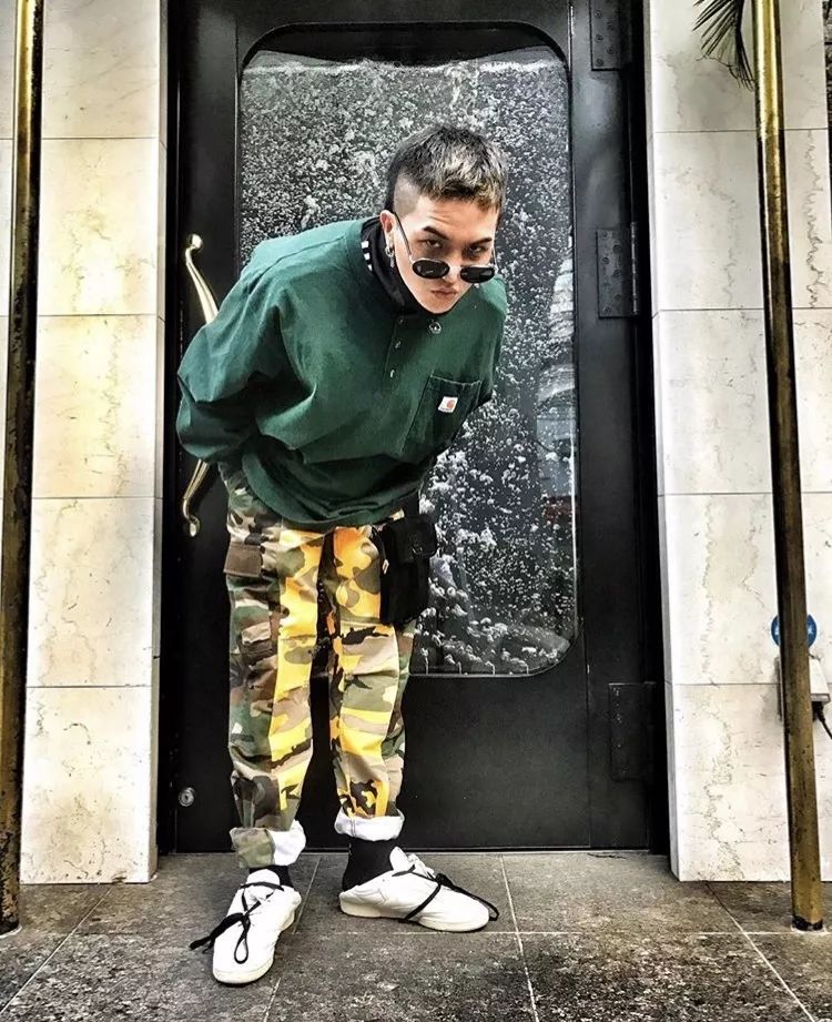 ins上有一位名叫"winnerstyle4"的博主每天都有更新四位成员的穿搭想