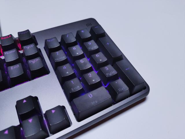 小米游戏键盘兼顾红轴与黑轴特性亲民价格旗舰体验