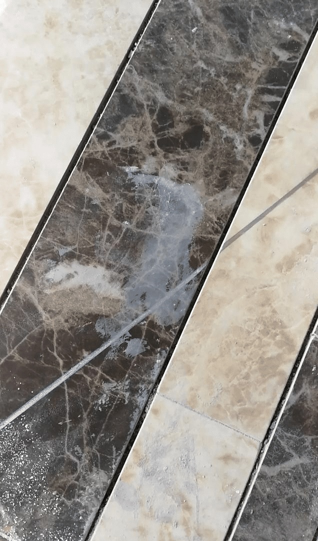 如果,地砖要走波导线的话,那么,缝美家就建议你留3mm的地砖缝隙,而且