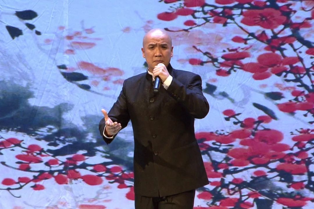 孙亚军,以及梅葆玖先生最小的入室弟子炼雯晴分别演唱了现代京剧