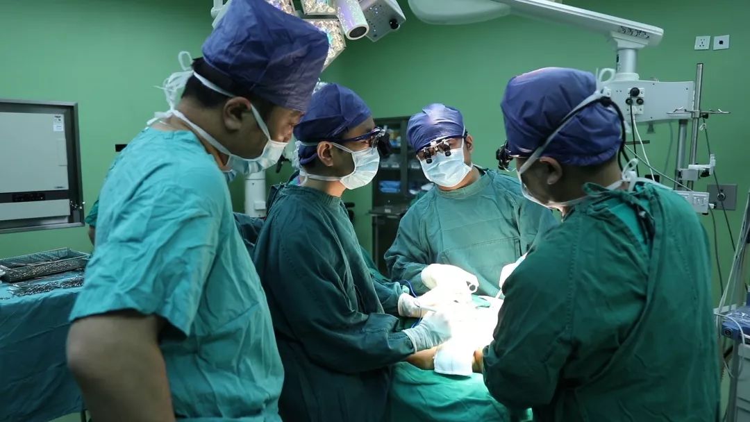 《生命缘》第八季第五集,高难度手术的生死较量