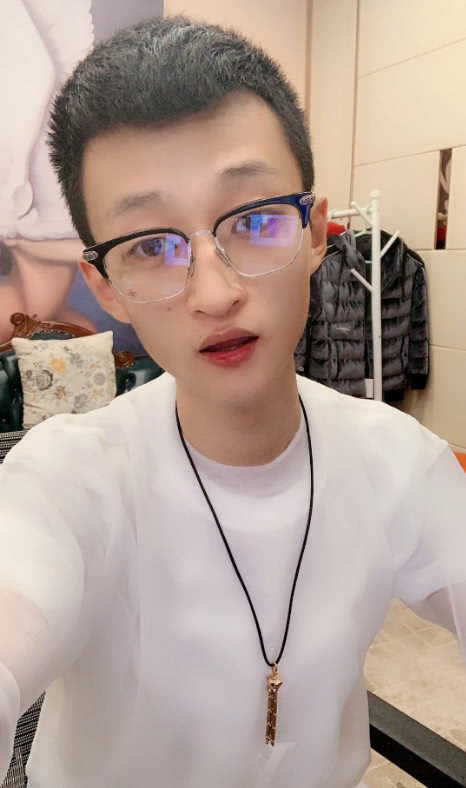 病情加重住院,祁天道将彻底离开快手,惹无数粉丝痛哭!