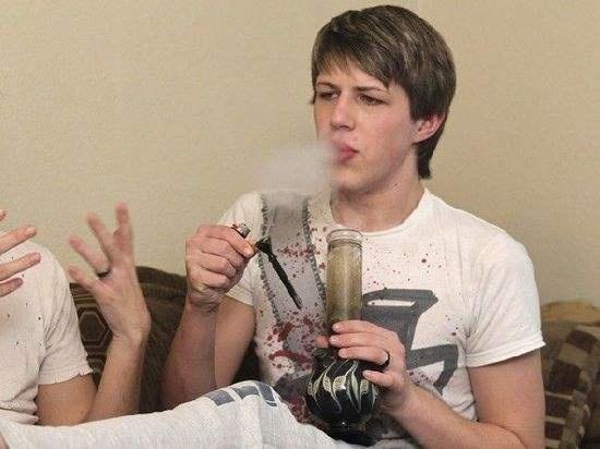 "大麻文化"正向国内蔓延,来华外籍留学生成吸食大麻高危群体_毒品