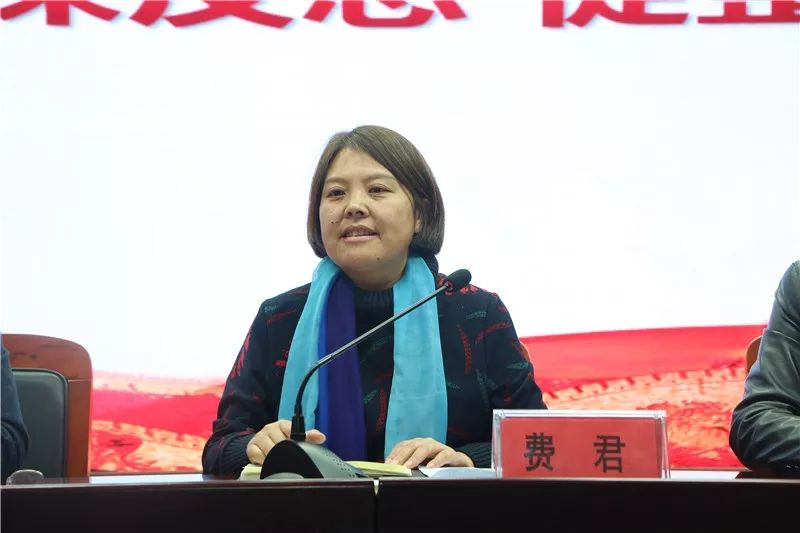 为了提升全校老师的专业水平,打造一支高素质的教师队伍,尤其是带动