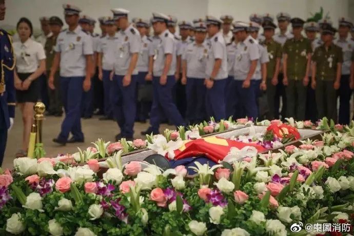 战友在蚌埠市殡仪馆举行孙雷宇烈士遗体告别仪式7月1日上午7时孙雷宇