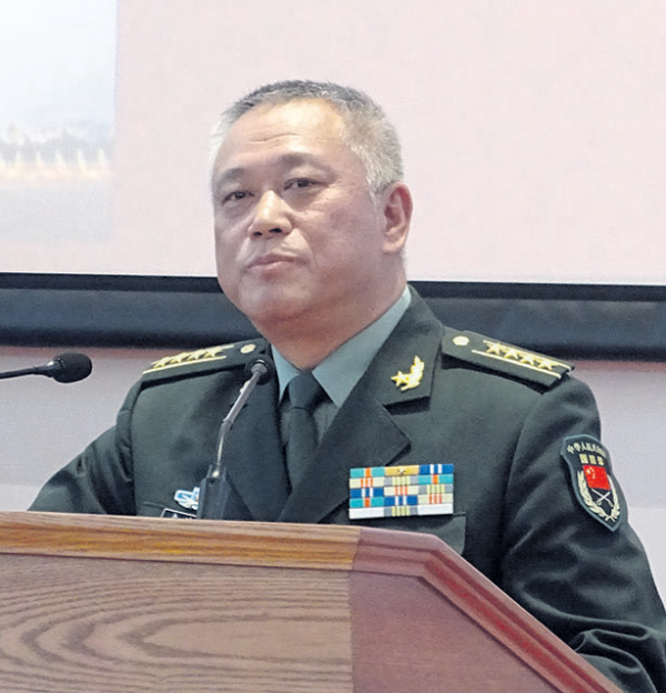 李鸿飞大校已接替周琪少将担任中国驻法国大使馆武官