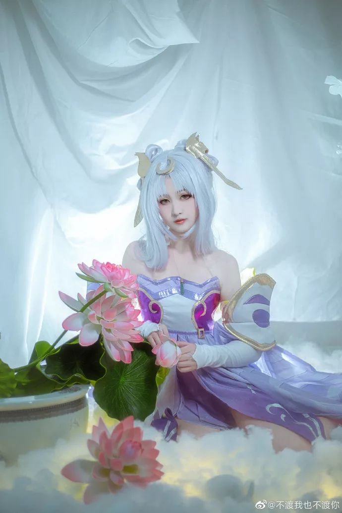 王者荣耀cos过强的光辉美瞎我的眼