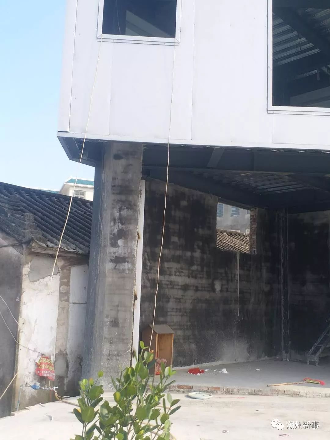 潮汕惊现三角"纸片楼",水泥钢结构外墙包铁皮