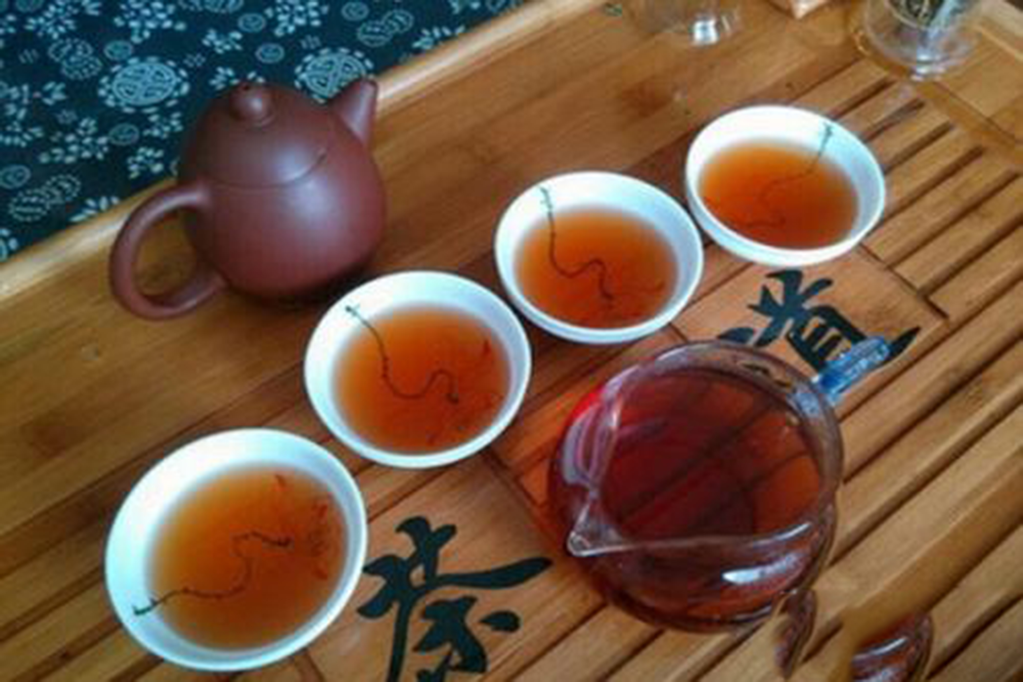 《香邑舍》夏天喝茶,烫在嘴里却凉在心里