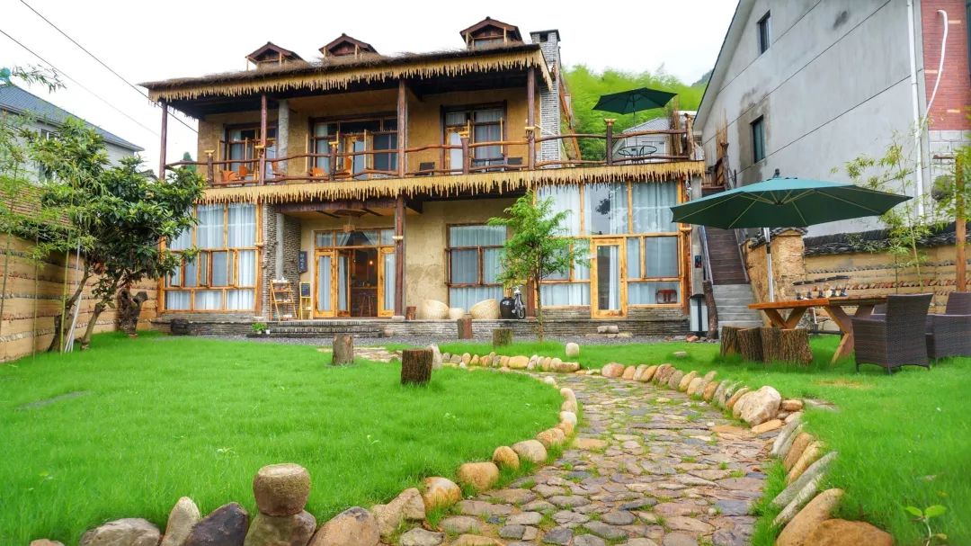 暑期乡村振兴调研行绿水青山就是金山银山走进大山民宿