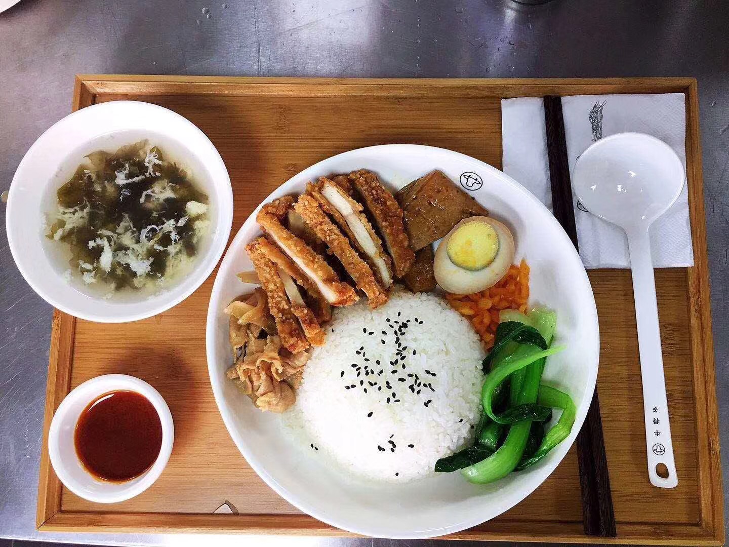 牛得多双拼鸡排肥牛饭来袭,对于美食的诱惑力总是难以抗拒