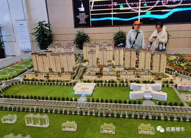 洋房100㎡,三室两厅两卫,公摊17%,加推时间待定,2021年交房.吾悦