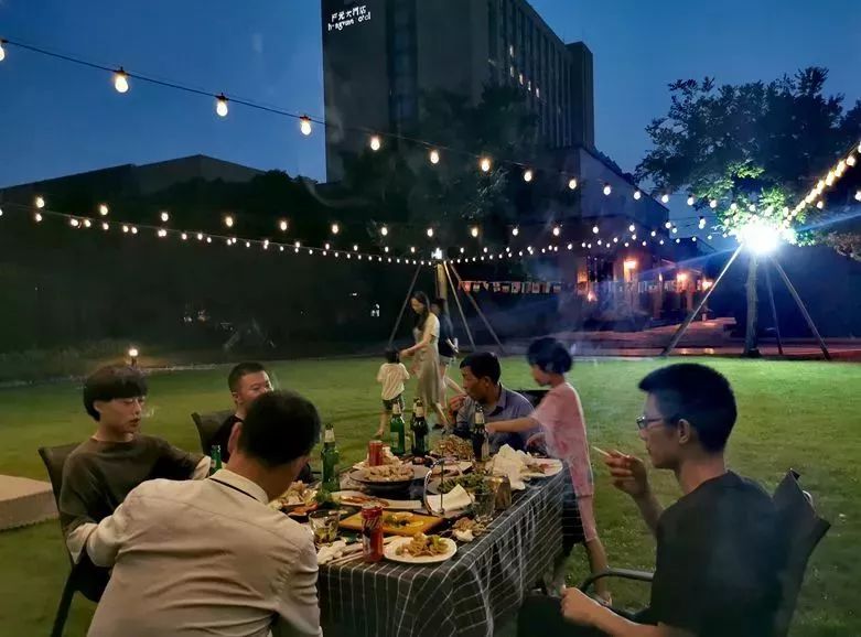 森系烧烤趴,泳池畅游,沙滩不限时畅玩,帐篷体验玩乐等,你要的这里都有