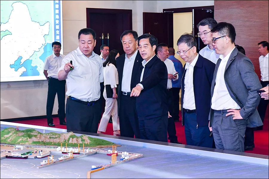 招商局集团董事长李建红一行调研锦州港和营口港