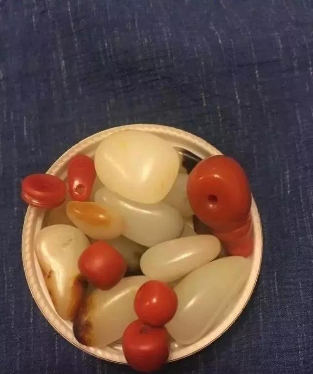 最新籽料一線采挖現狀！看完你就知道籽料為什么貴?