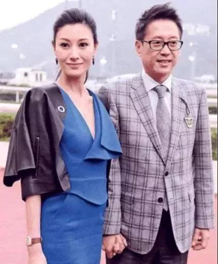 為何劉鑾雄風流一生,最愛的還是李嘉欣,連許晉亨也為了她而離婚