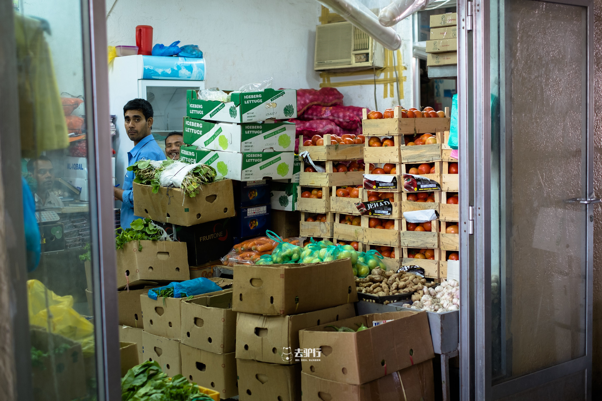 实拍迪拜集市:土豪才能吃得起水果,穷人才配吃海鲜