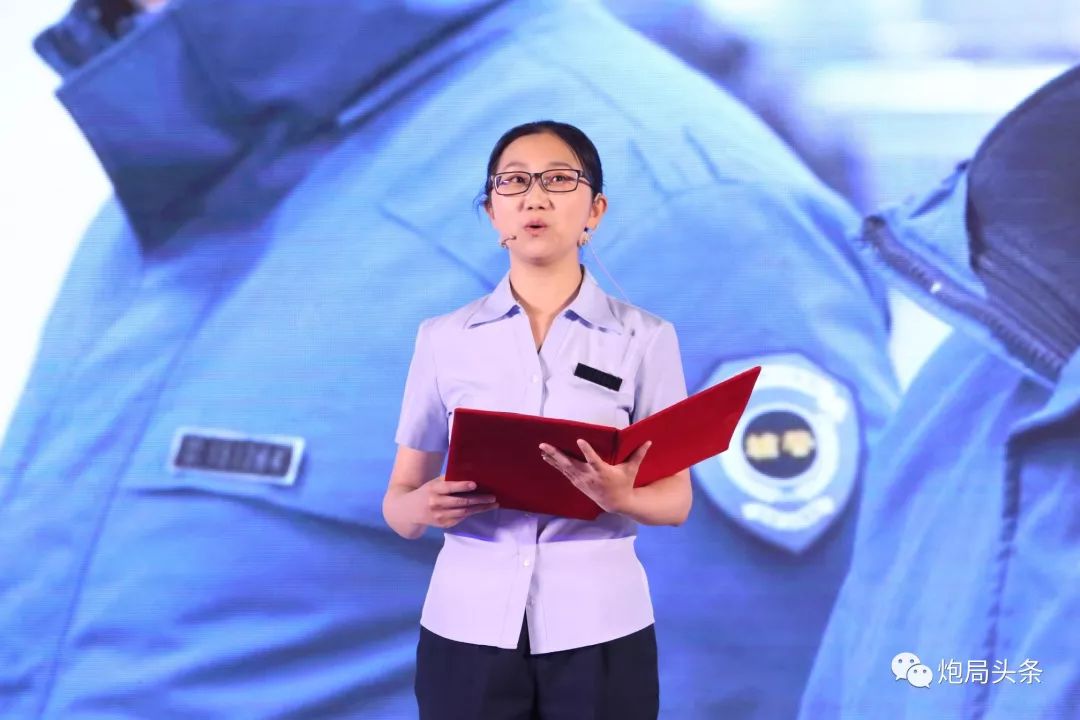 诗朗诵《一眼百年》朗诵:治安支队 殷凌岳,公益西桥站派出所 王有余