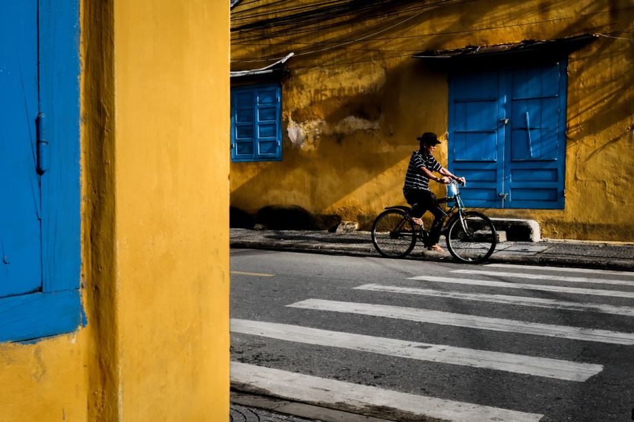 赏析视角独特色彩鲜明i印尼摄影师的街头摄影作品