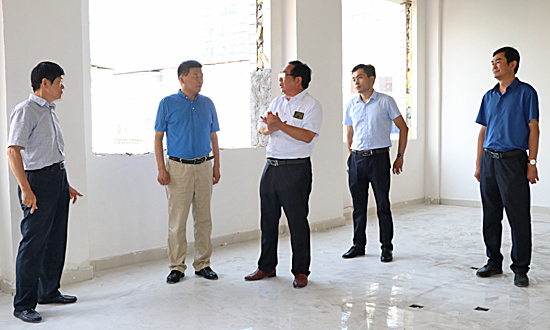 张炜扬督导县融媒体中心建设工作