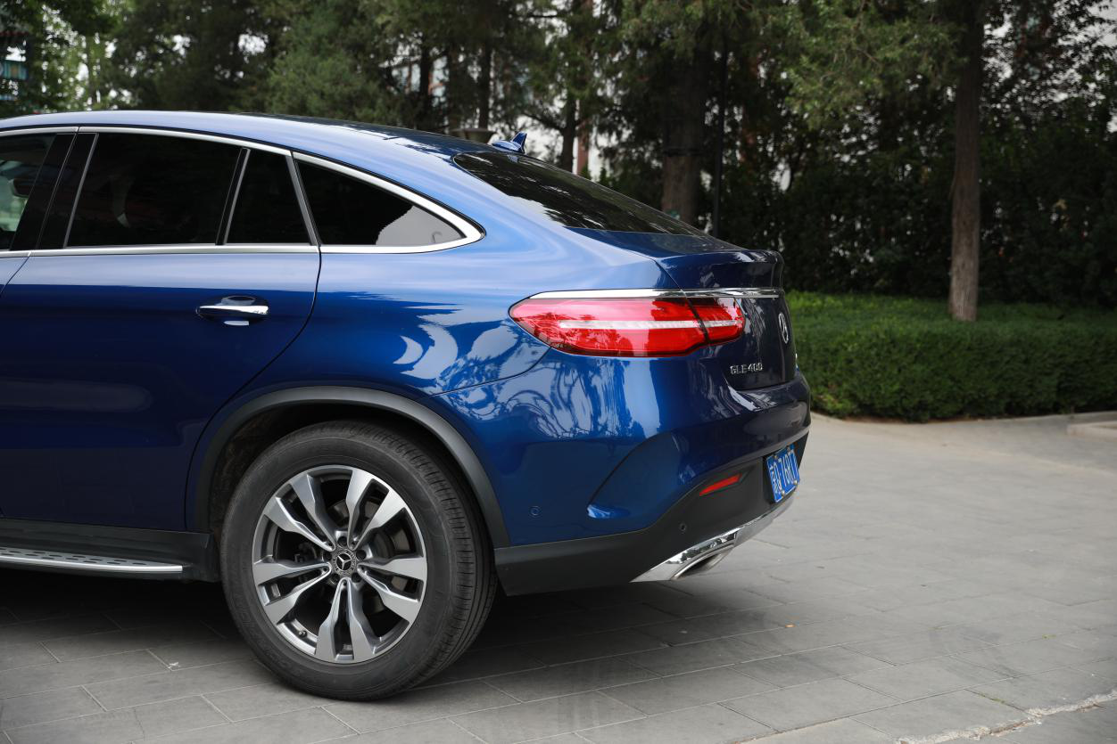 优雅的运动员奔驰gle400coupe试驾报告