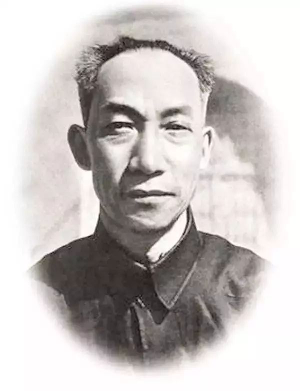 缅怀革命先驱重温历史记忆自贡荣县消防中队开展不忘初心牢记使命主题