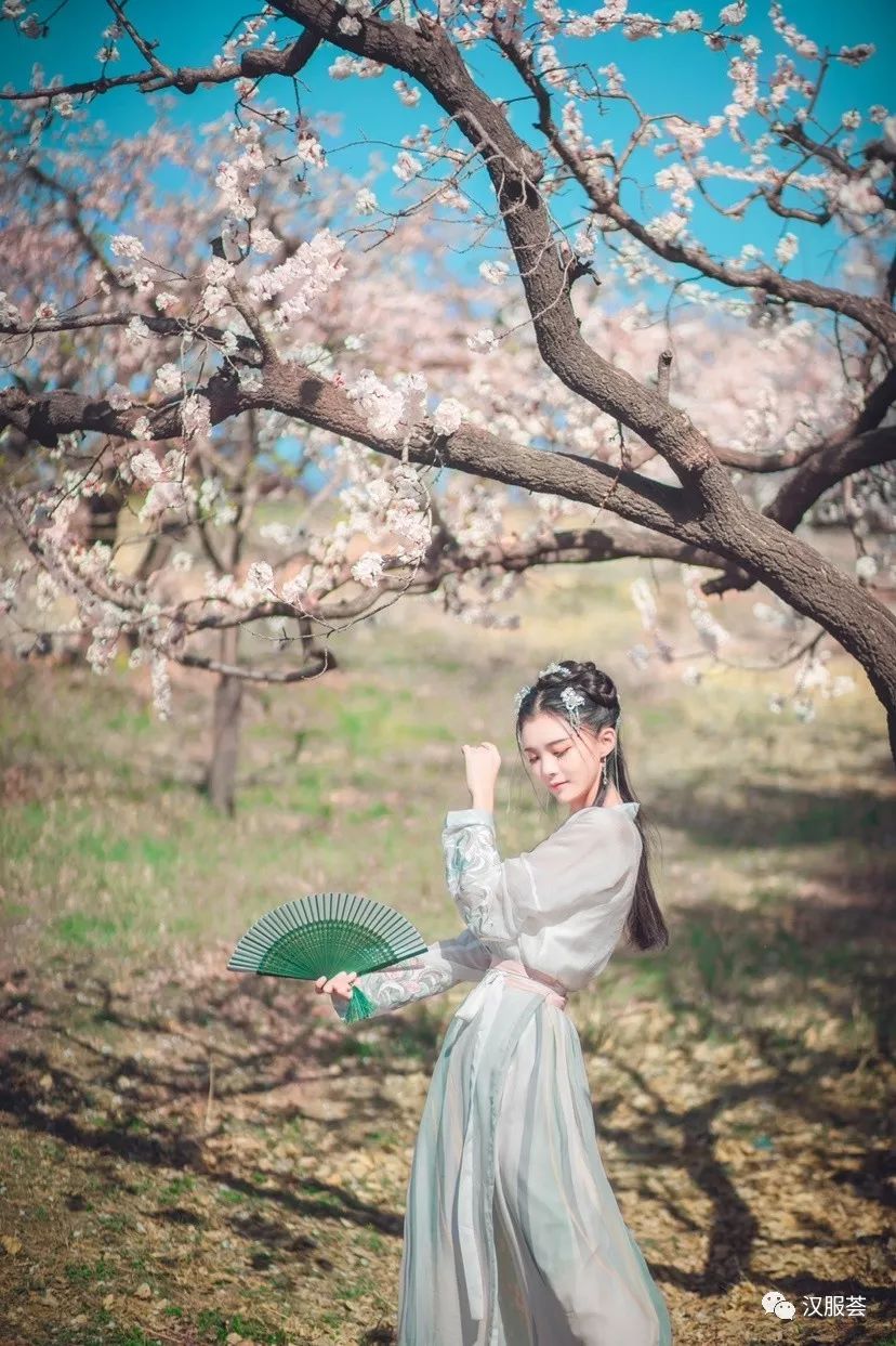汉服美景桃花烂漫杏花稀人间芬芳二三月