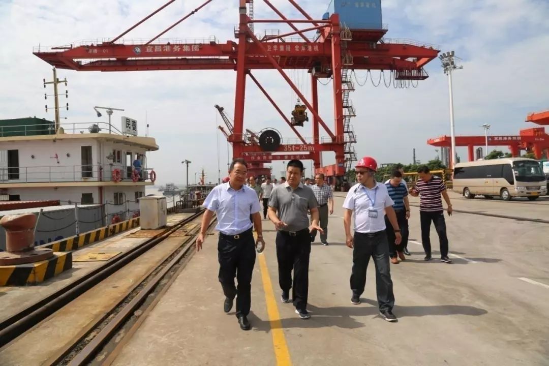 7月1日,宜昌交旅集团董事长江永,总经理李刚一行深入宜昌港务集团云池
