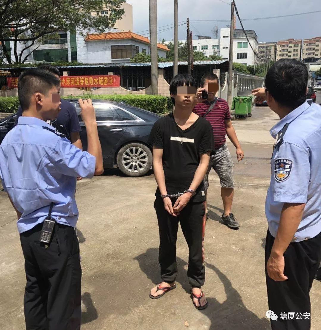 监控全程记录,小偷只用10秒就把车门打开.