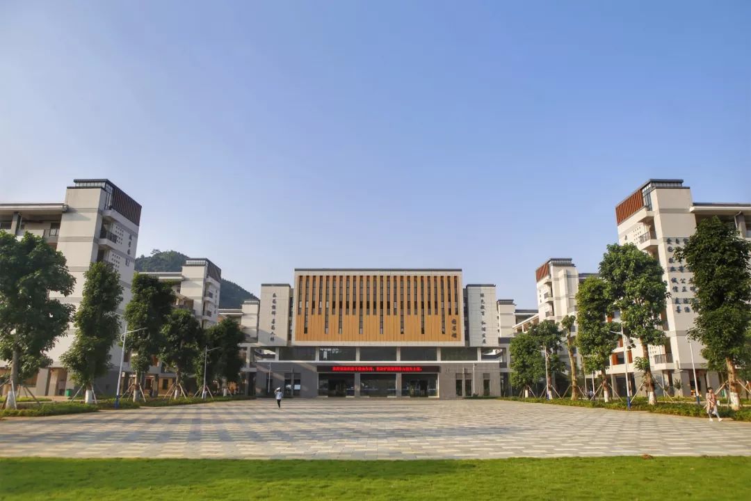 欢迎报考柳州市一中