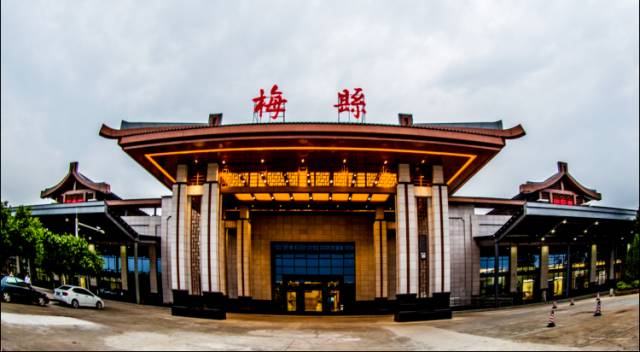 即日起,凡是春天集团车友会成员到梅州机场乘坐航班,可专享梅州机场
