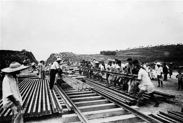 揭秘成渝铁路完全采用国产材料钢轨及配件由重钢生产