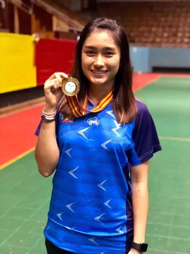原创缅甸最美女羽毛球运动员!在国际赛事中,再次斩获冠军