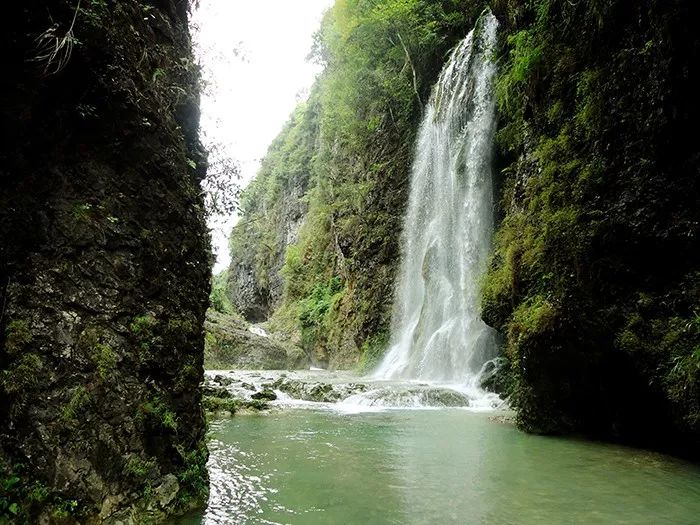 诱人的万佛峡谷