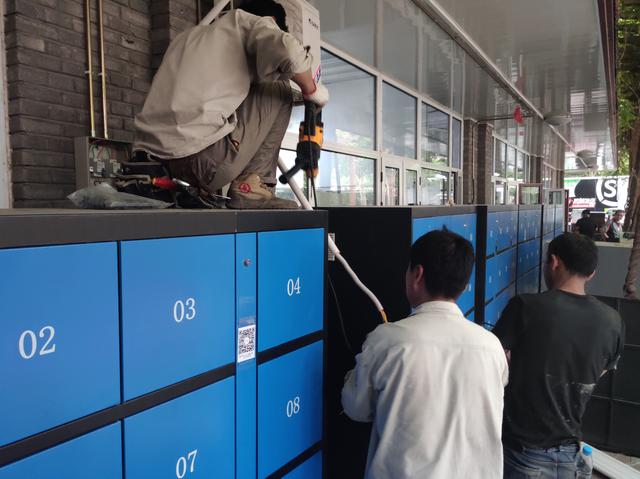 电满满联合亿能互联为顺丰七街点部安装6台充电柜