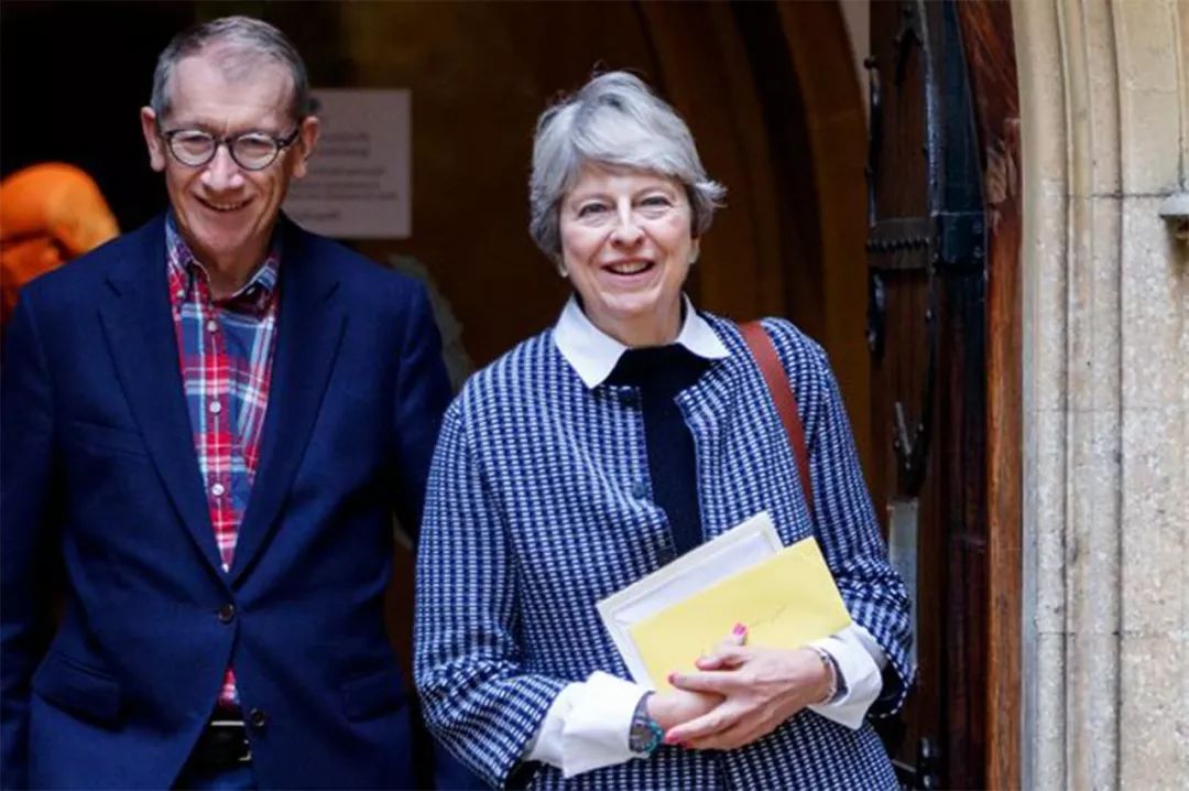 42年前特蕾莎梅和老公第一次相遇竟是在喧闹的迪斯科舞厅