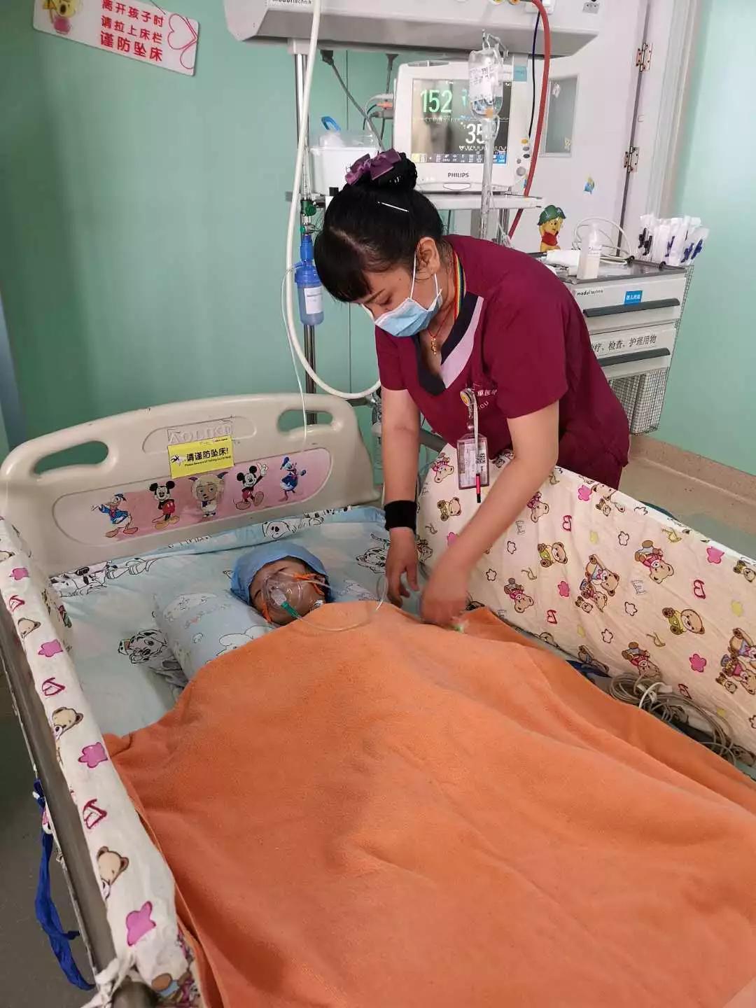 2岁吃菌中毒女童后续连夜进入儿童医院icu救治目前病情