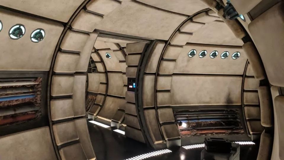 你终于可以坐在"千年隼号"的驾驶舱内,带领飞船在太空中疾速行驶.