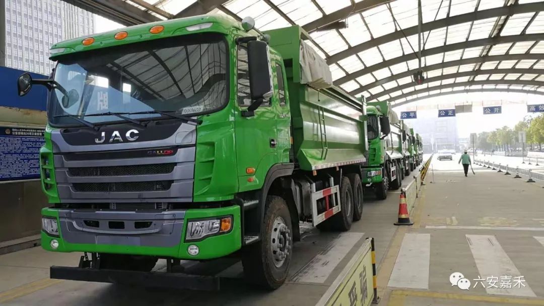 忘了他,我拉砖养你…… 每个卡车司机,都是有故事的人!