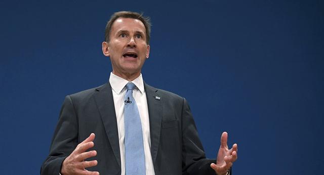 豪言与美国并肩对伊朗开战?英国又反悔了,担心战争真的爆发_亨特