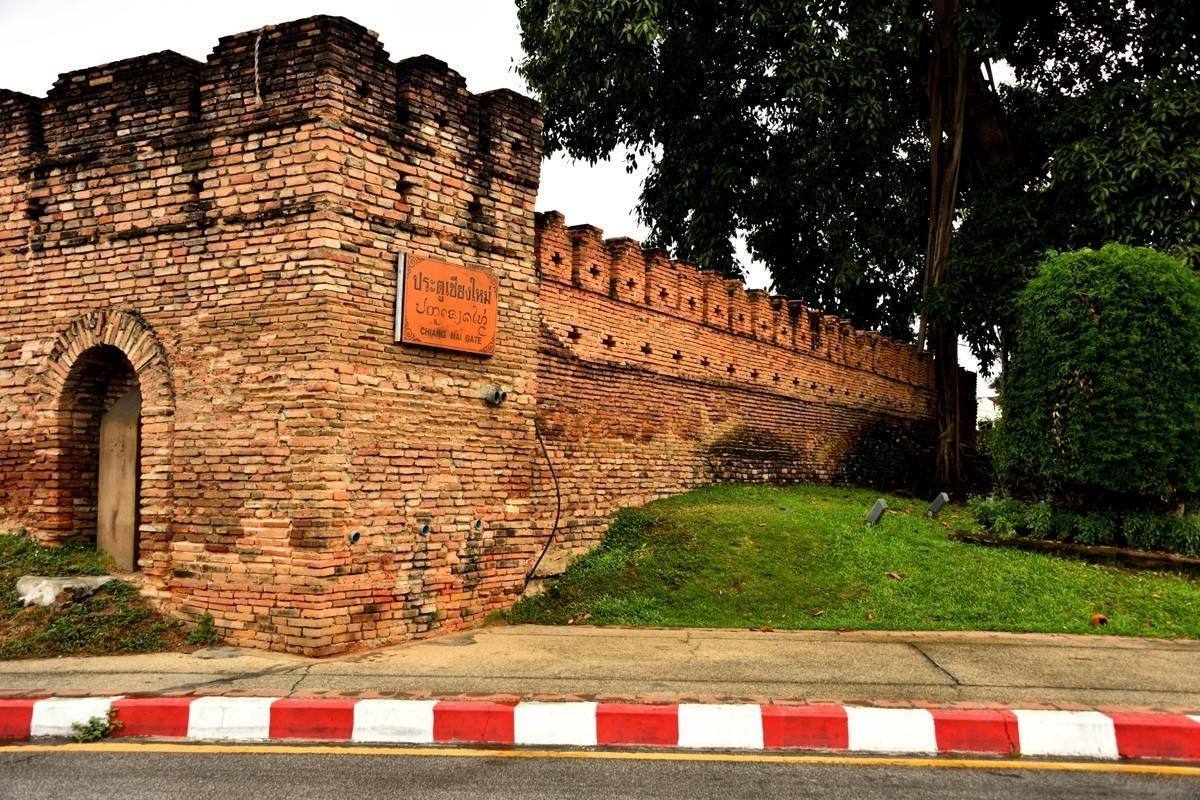 塔佩门是清迈古城中最重要最知名的城门,很多清迈的大型活动也是由此